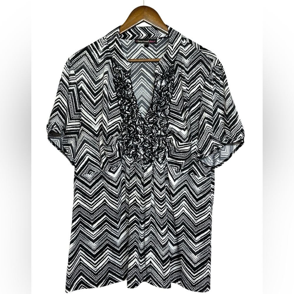 Heart Soul Black White Chevron Ruffle Babydoll Top Plus Size 1X